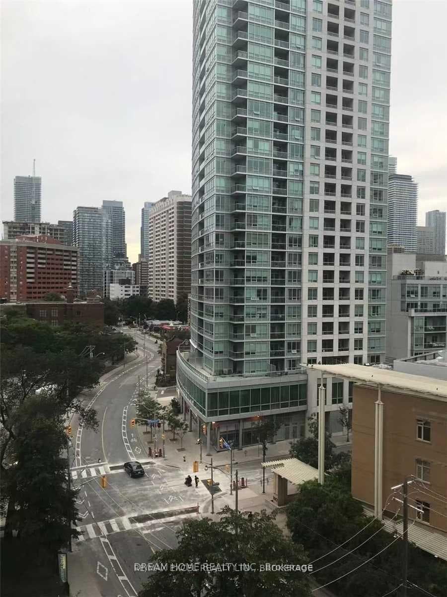 159 Wellesley Street Unit 608 photo 15