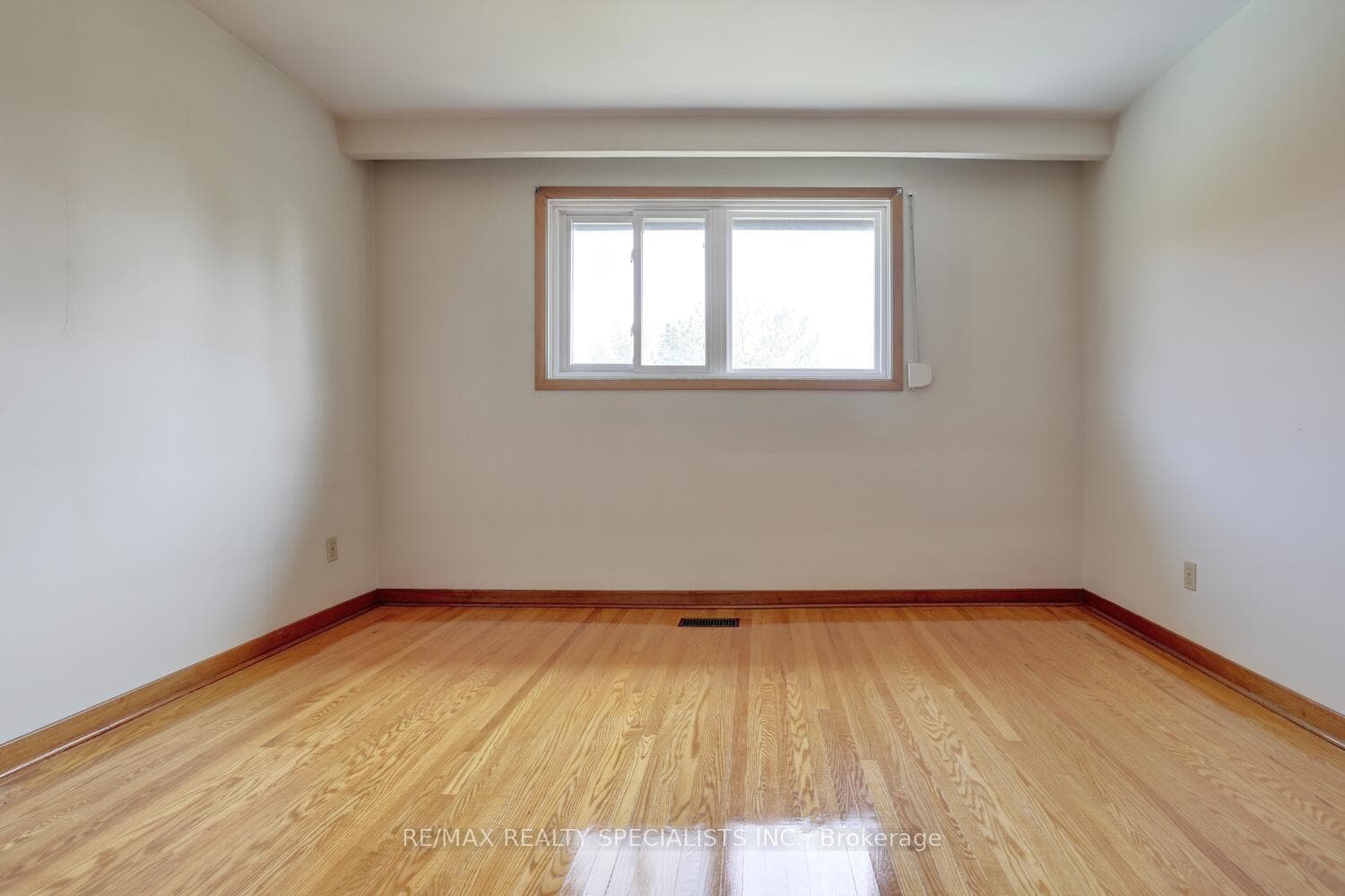 746 Runningbrook Drive photo 16