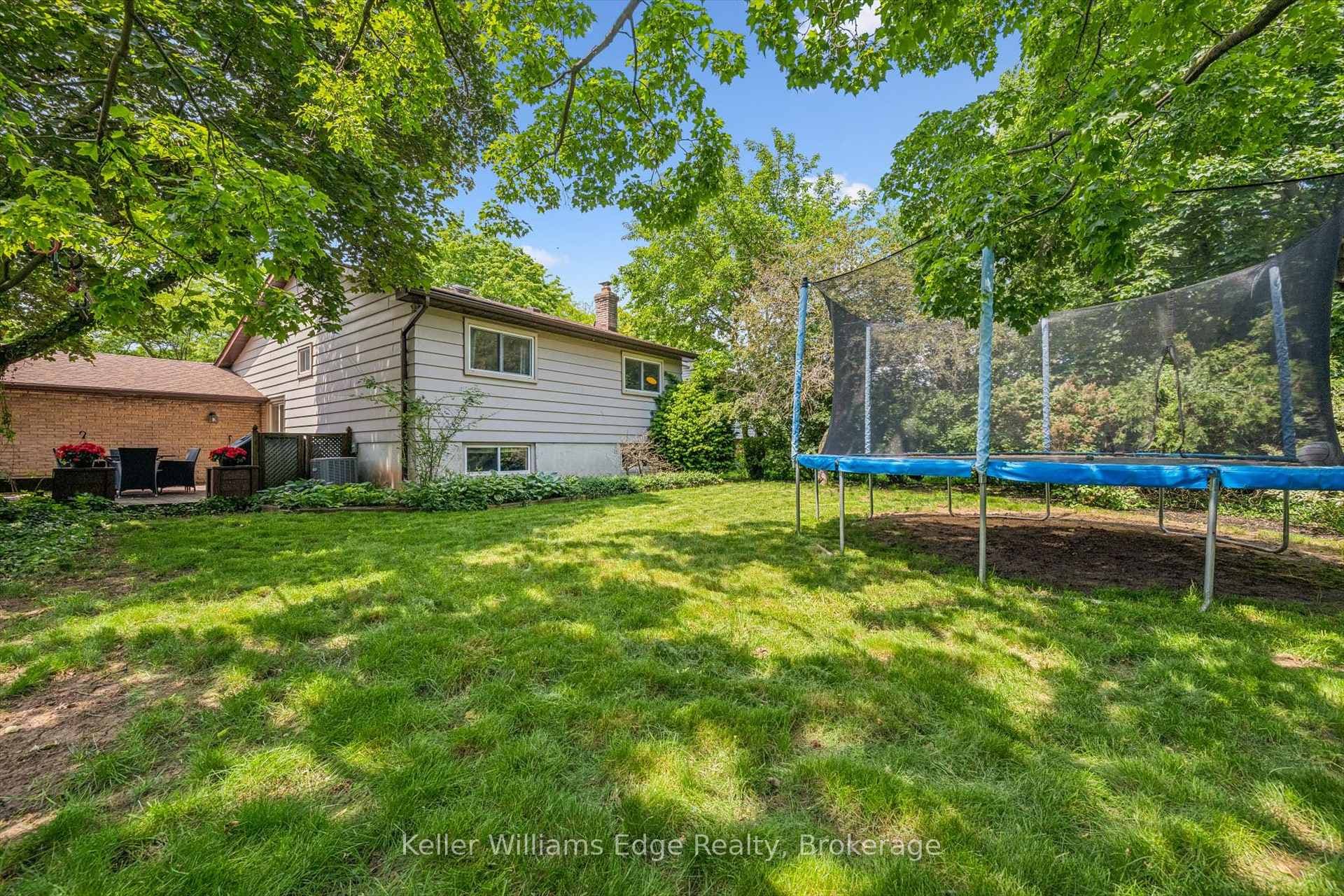 475 Vanguard Crescent photo 35