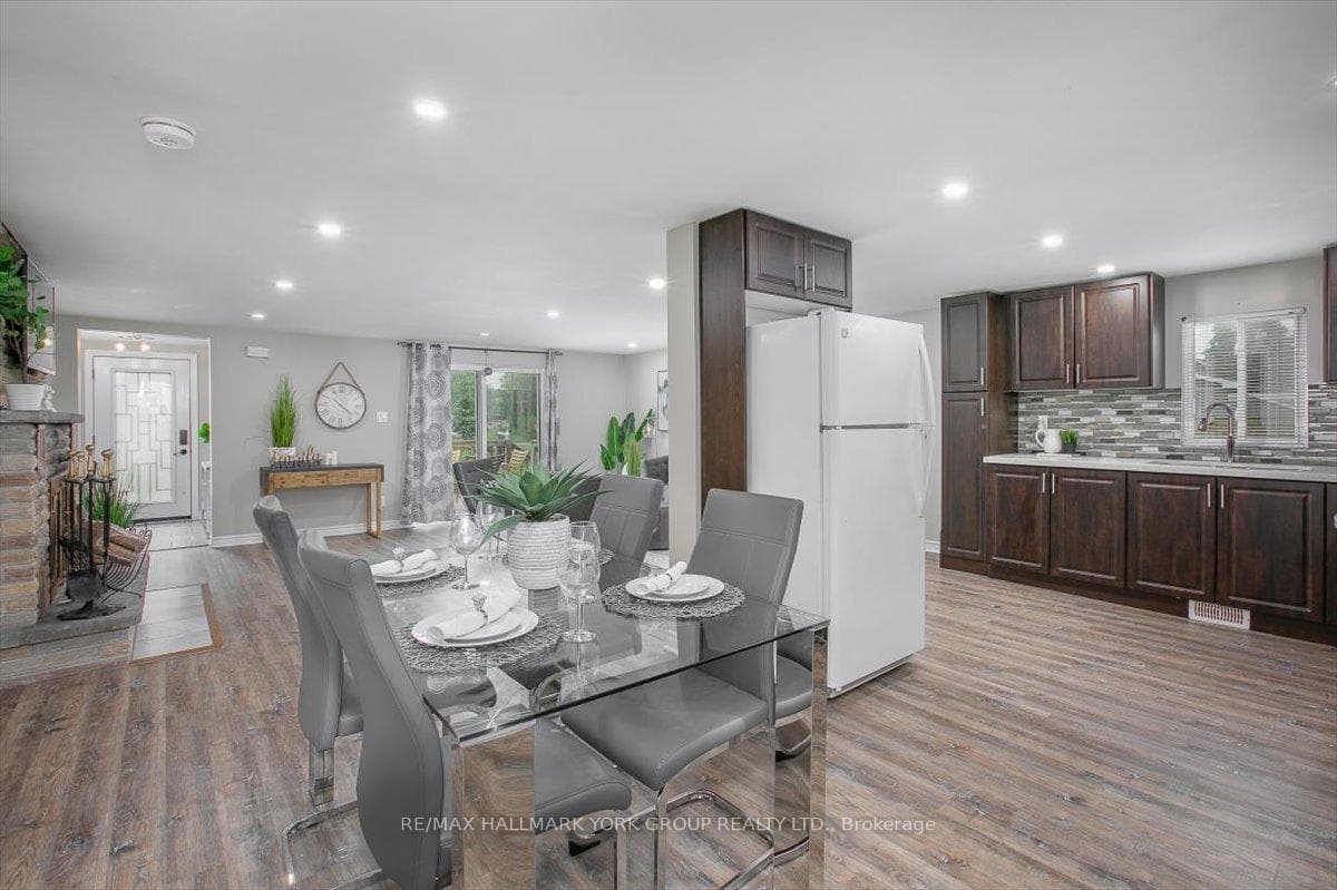21 Lakeshore Road photo 15