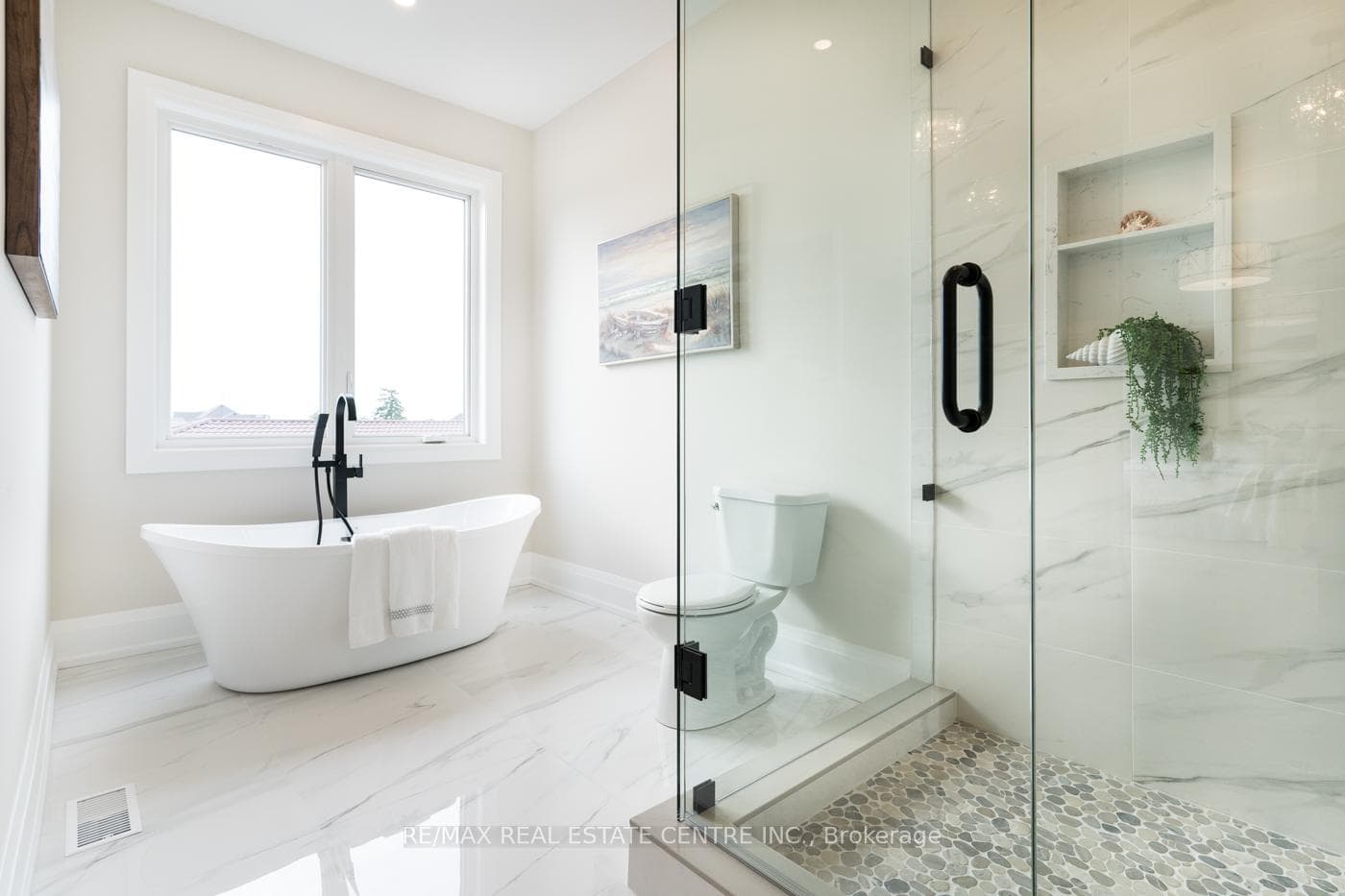 Freestanding tub for end of the day relaxation