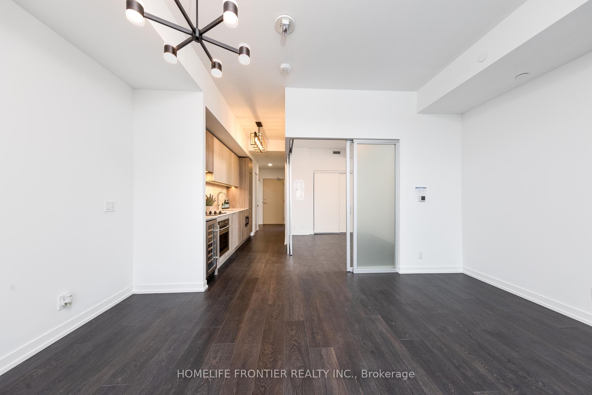 2020 Bathurst Street Unit 712 photo 2