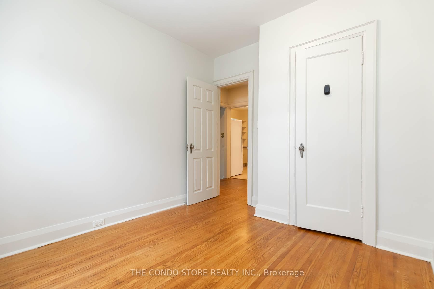 382 Roehampton Avenue photo 25