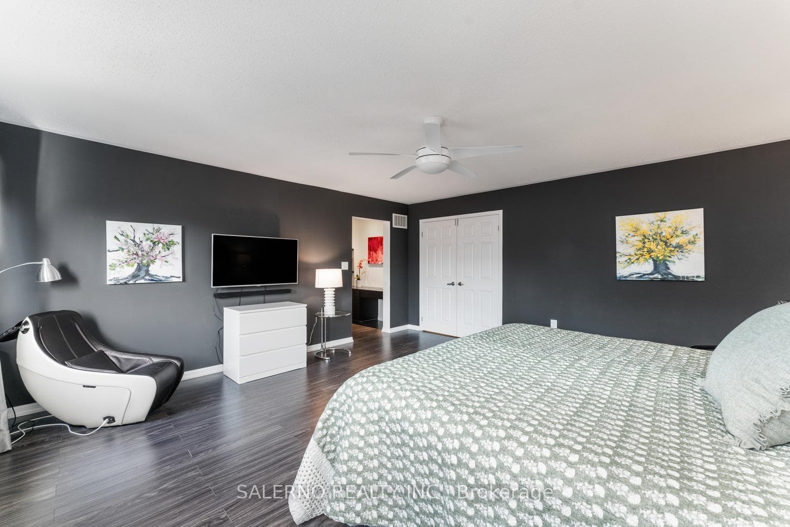 1052 Kelman Court photo 17