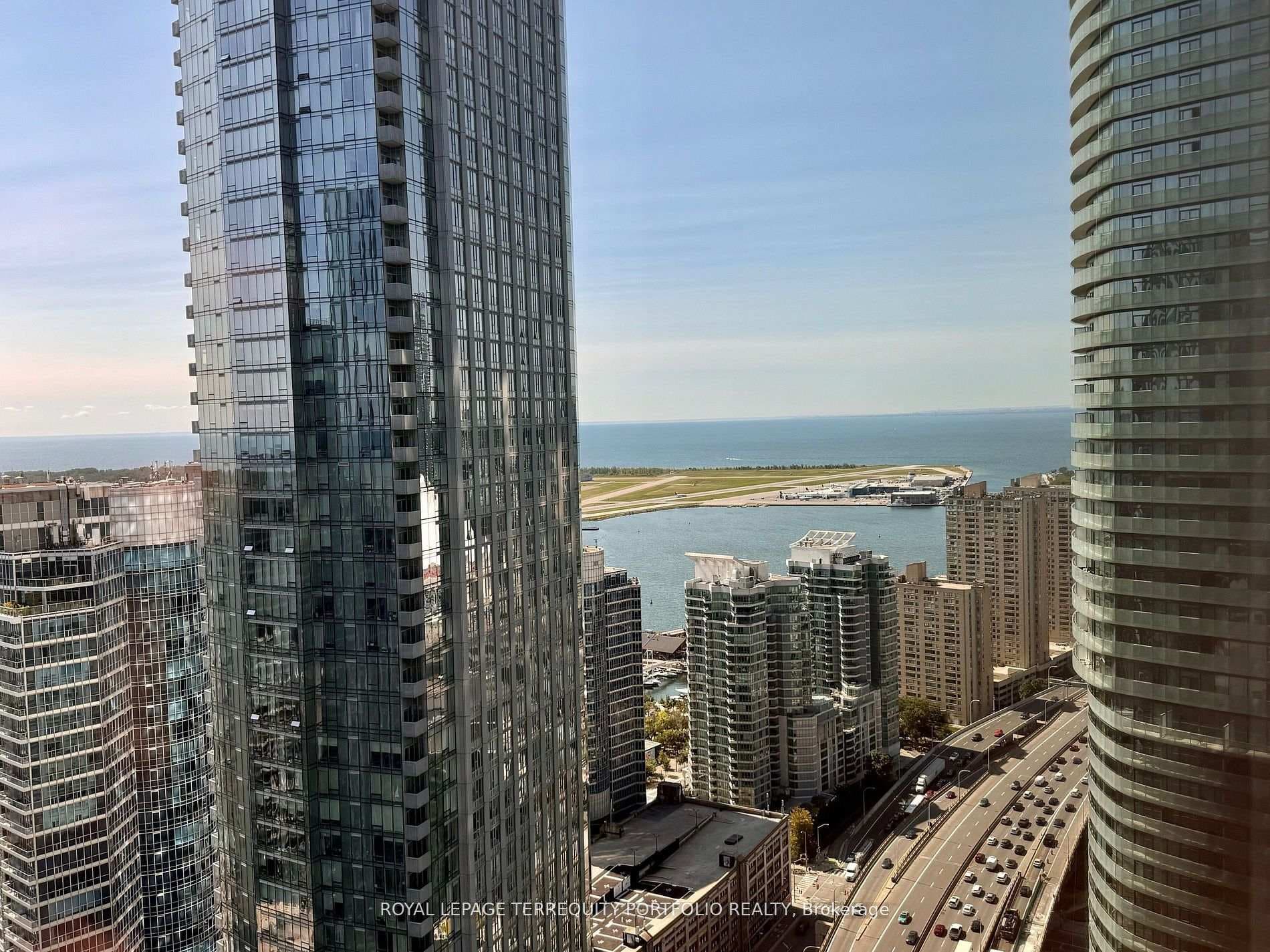 55 Bremner Boulevard Unit 3907 photo 6