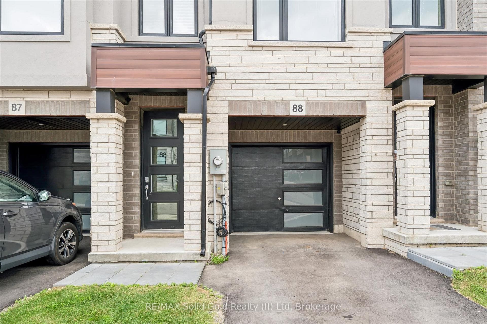 155 Equestrian Way photo 3
