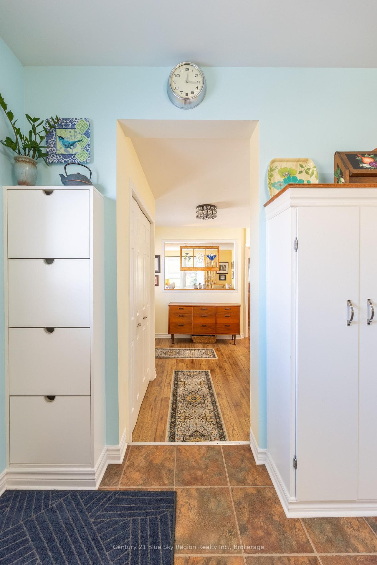 777 Douglas Street photo 10