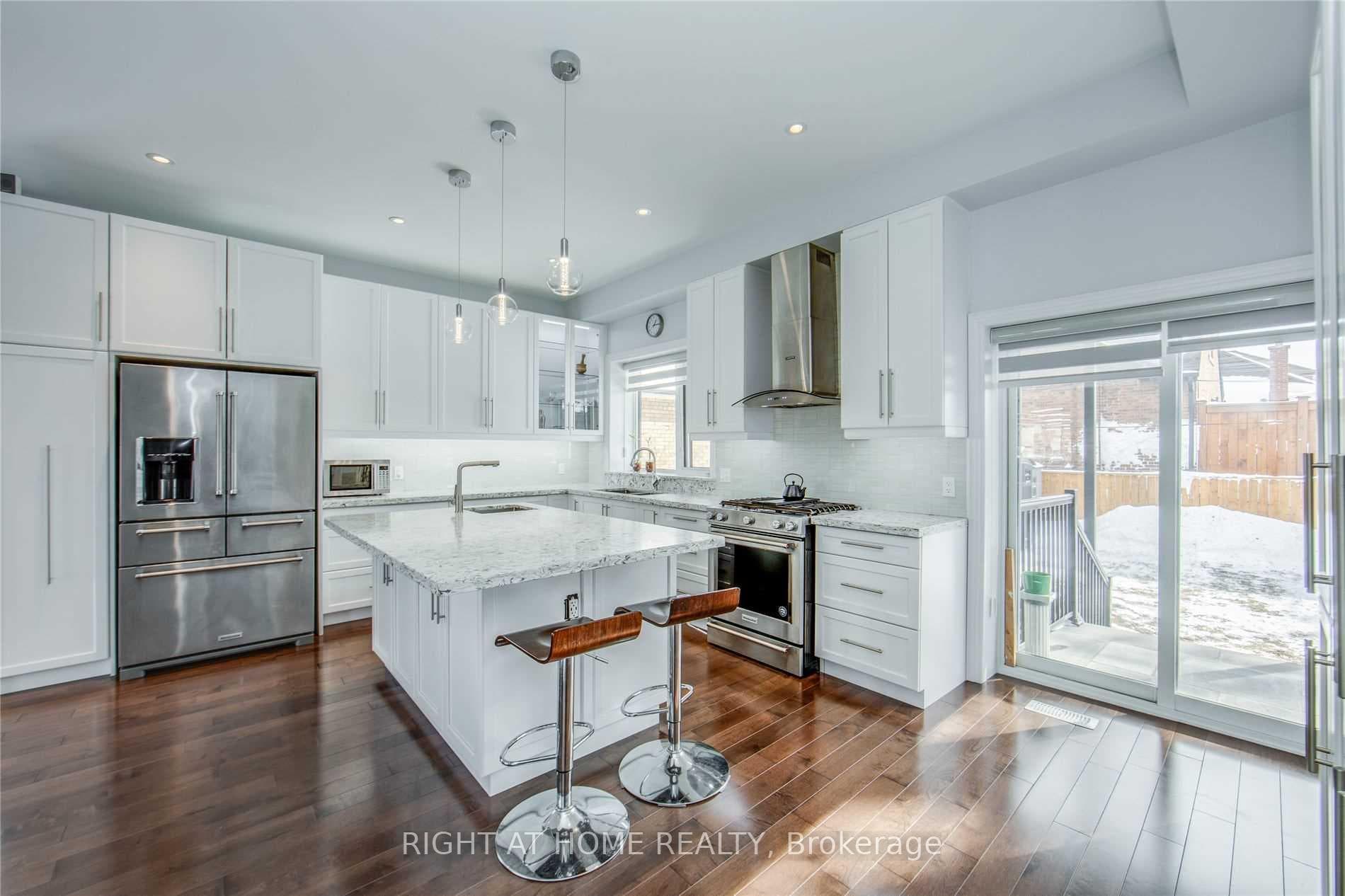 484 Donlands Avenue photo 3