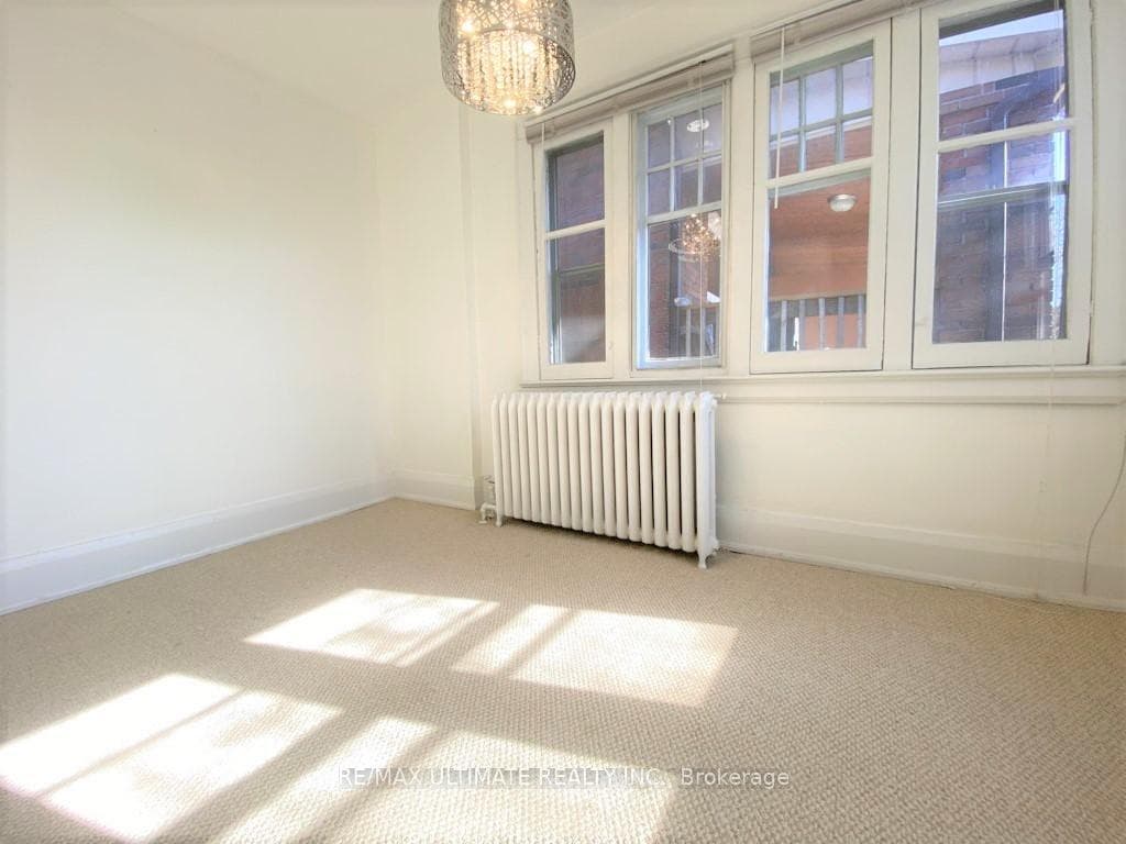 533 Kingston Road photo 45