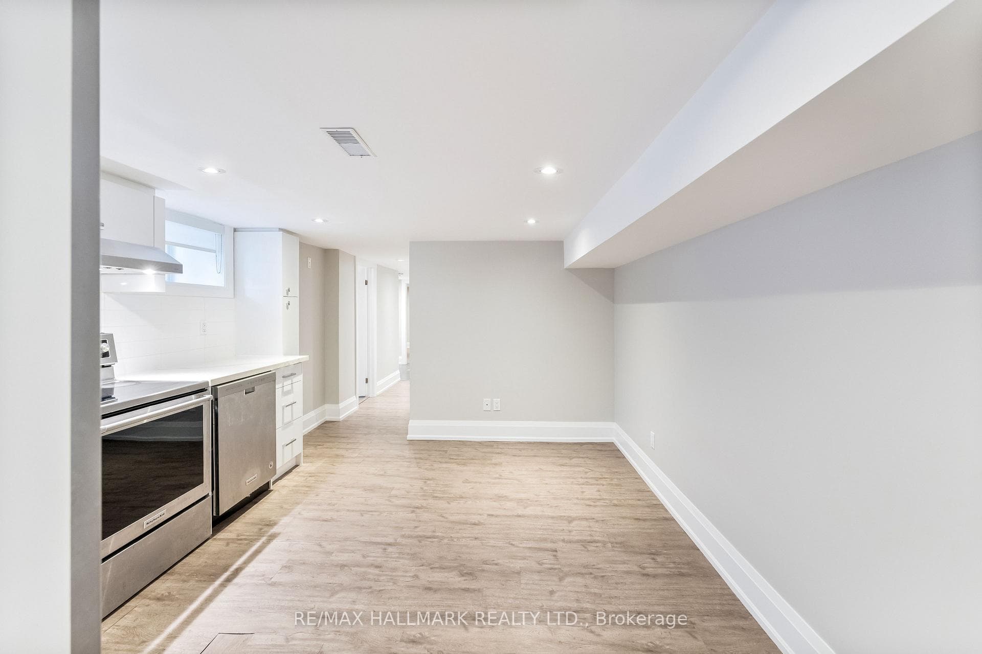 226 Claremont Street photo 10