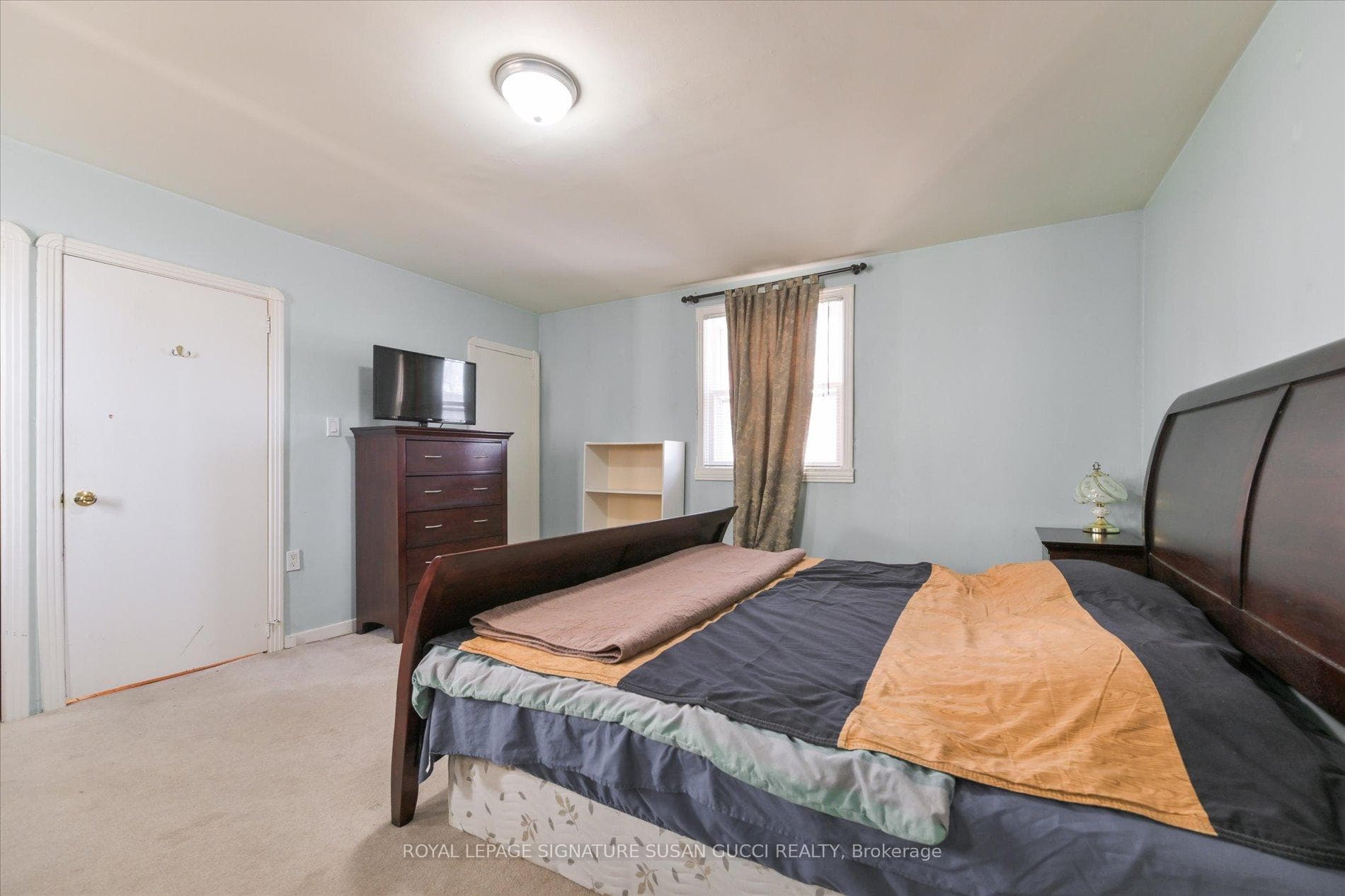 spacious principal bedroom