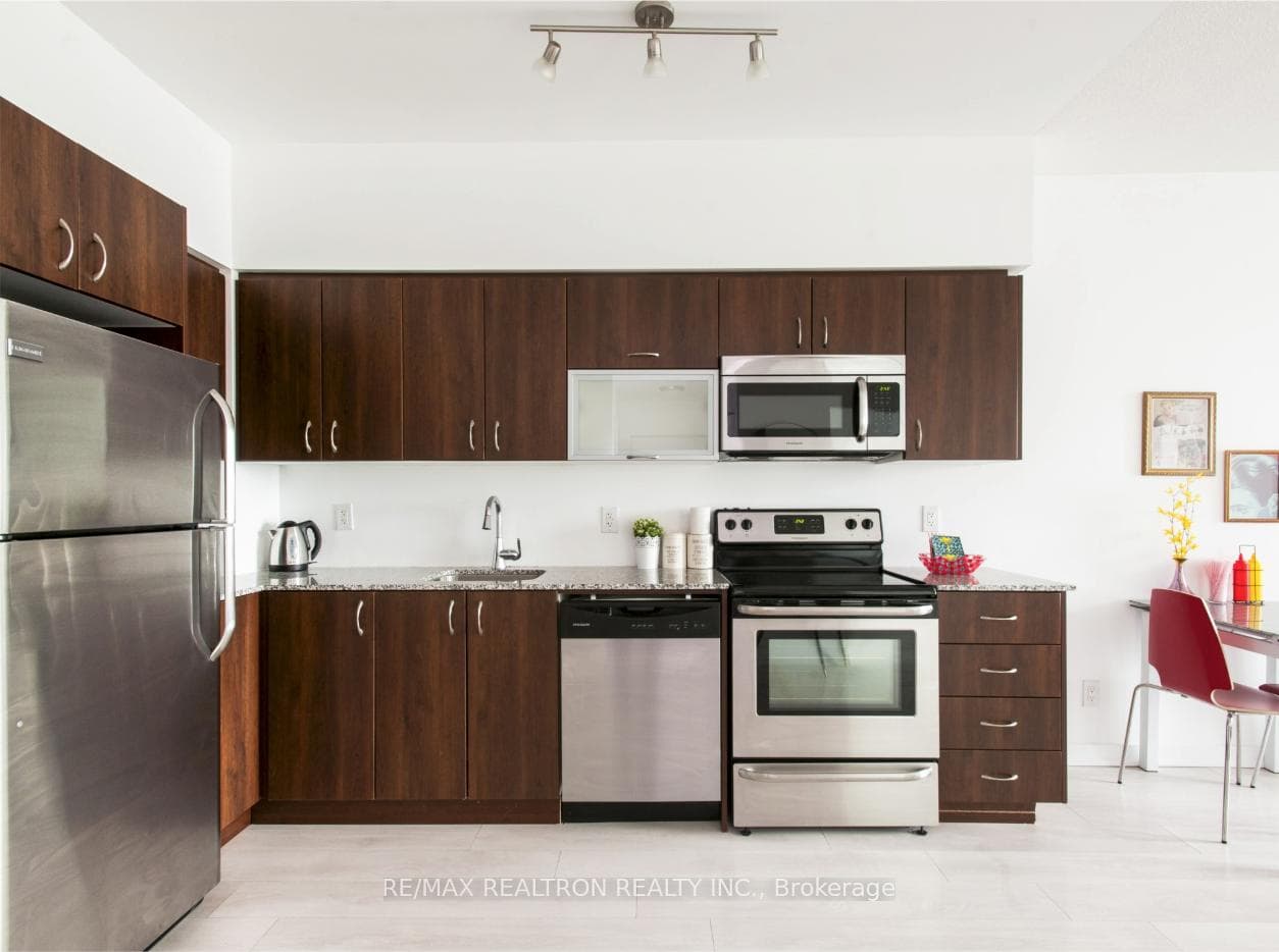 150 East Liberty Street Unit 1514 photo 5