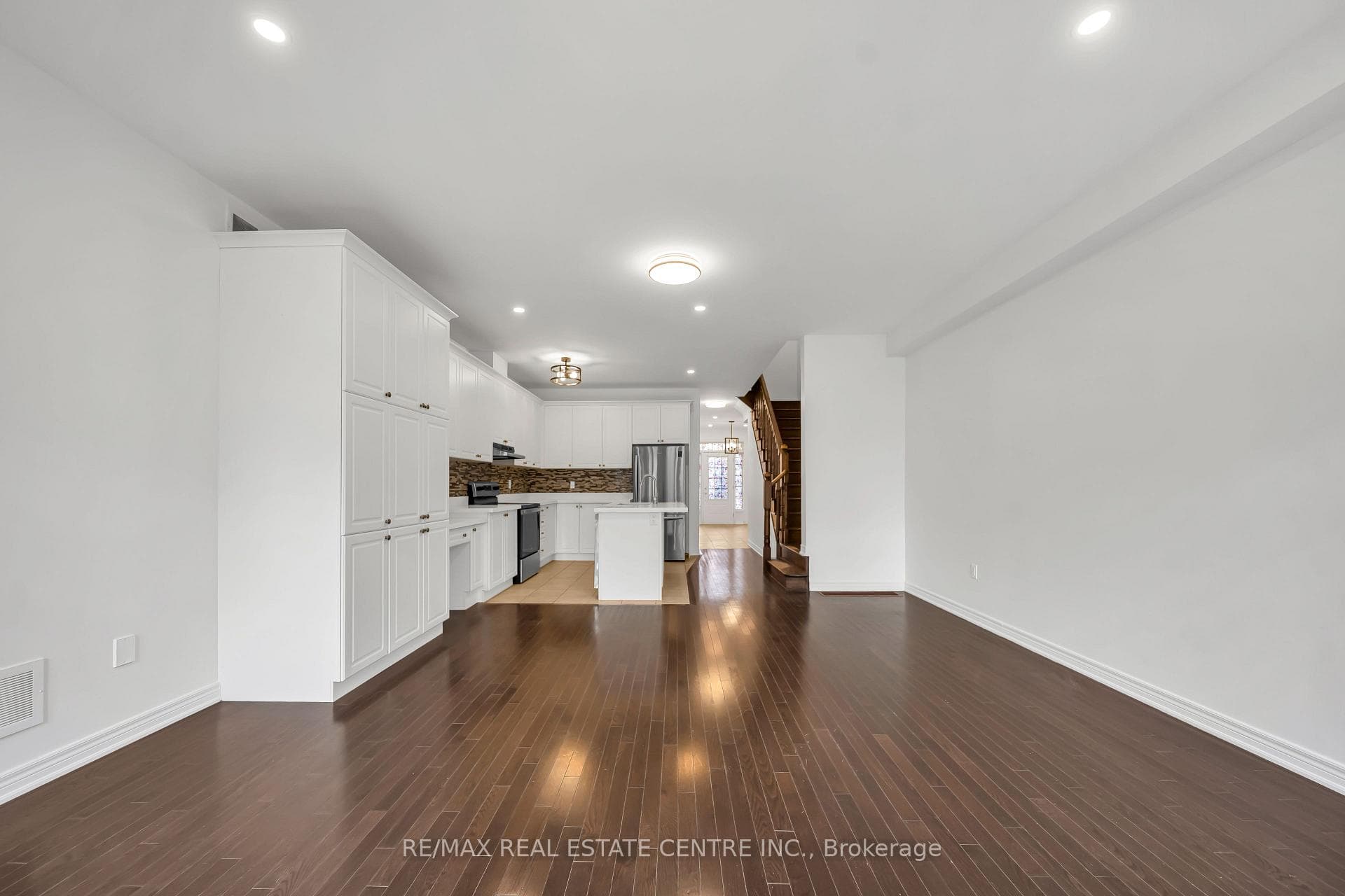 8 Munch Place photo 20