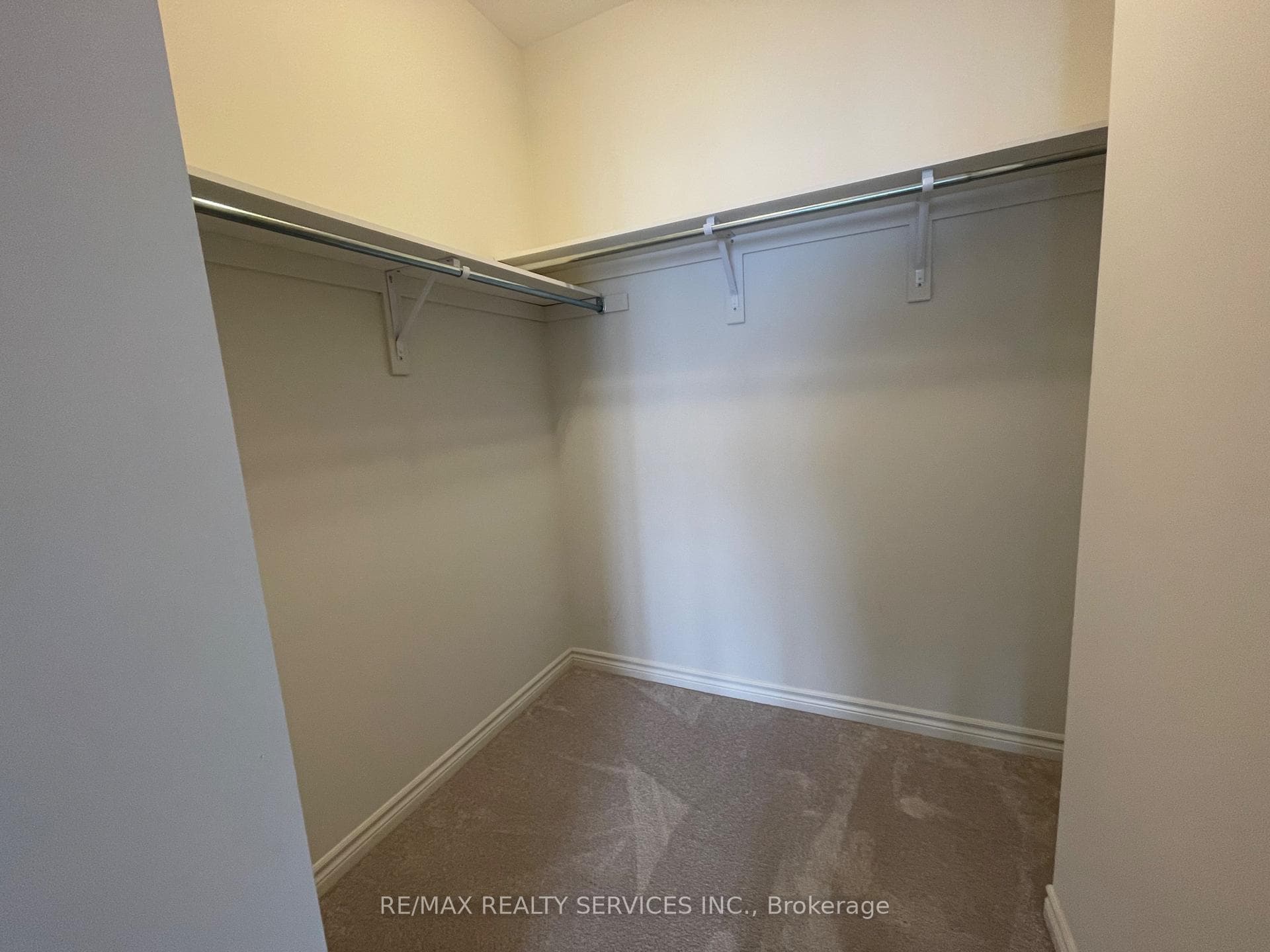 88 Cheryl Avenue photo 12