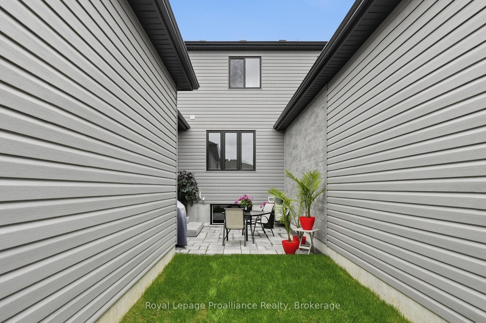24 Riverstone Way photo 34