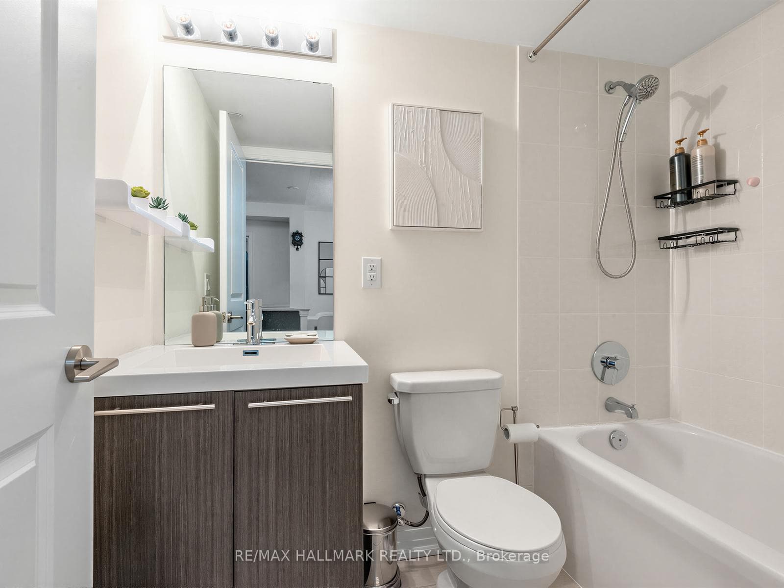 2nd washroom