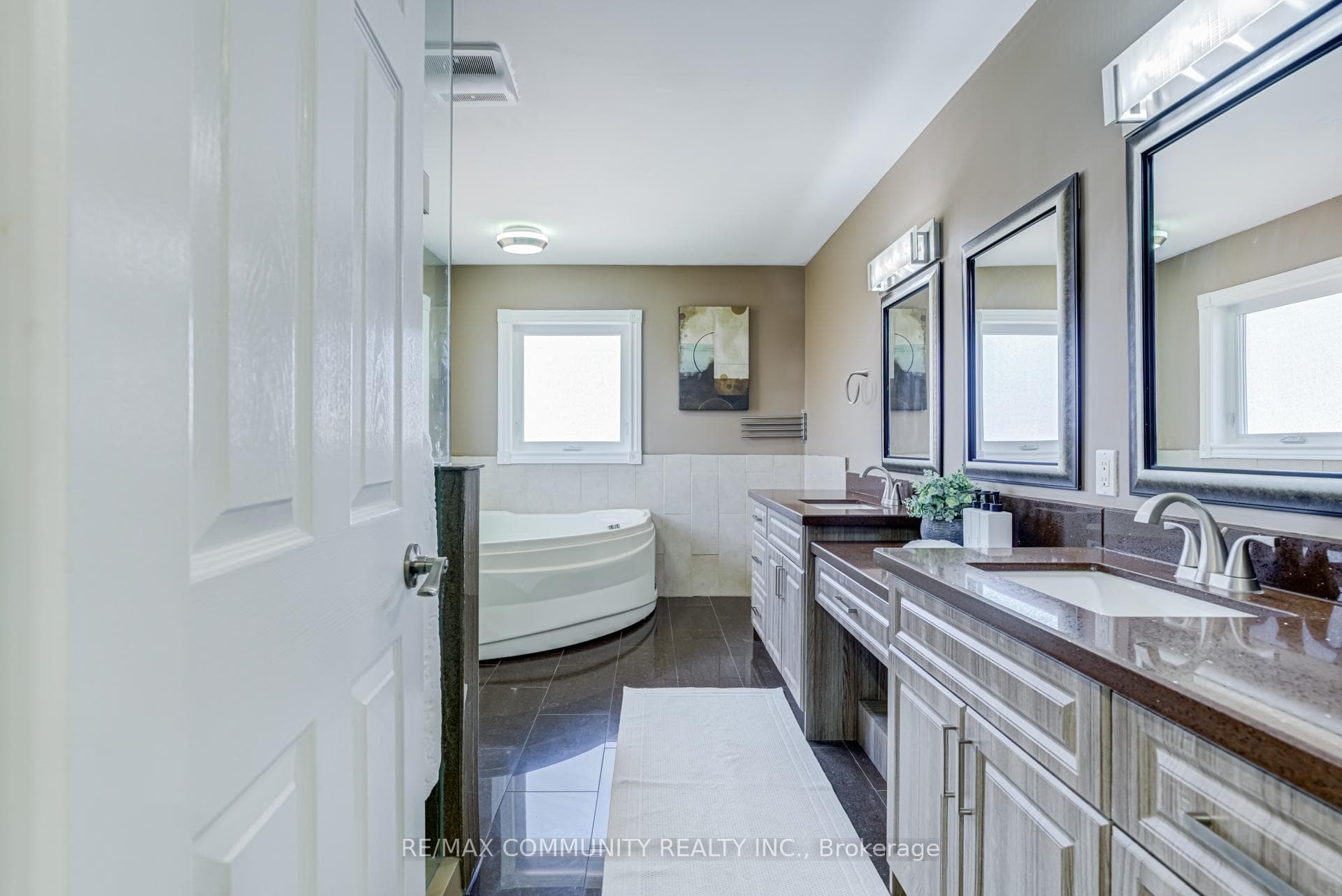 24 Marydale Avenue photo 23