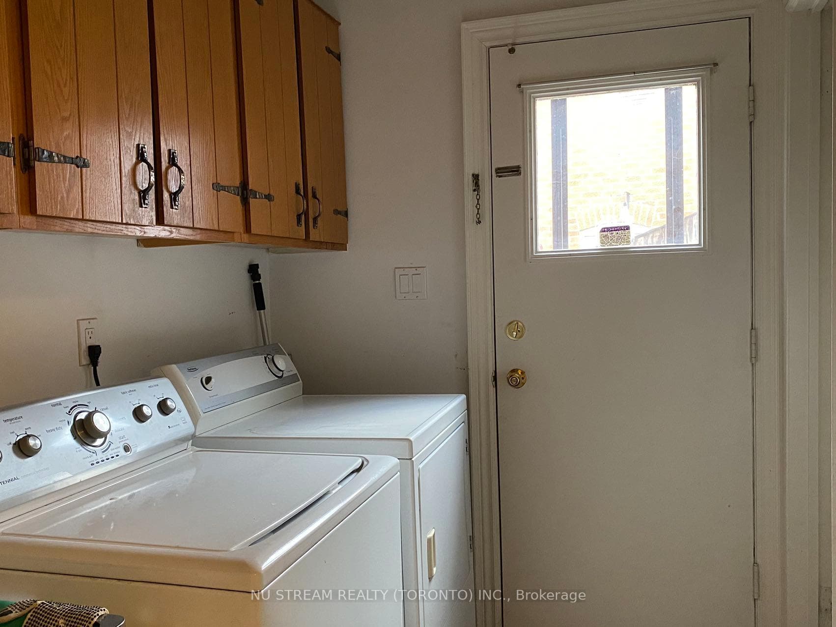 51 Chiefswood Square photo 10