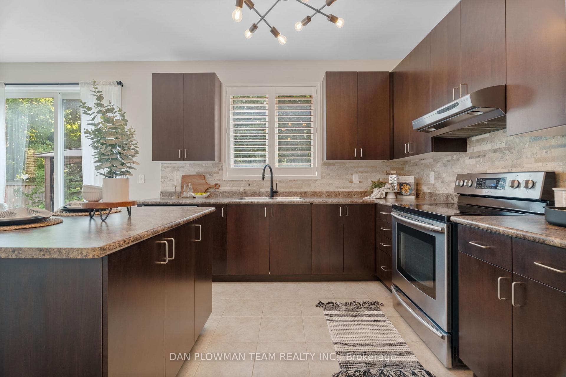 2399 Pilgrim Square photo 17