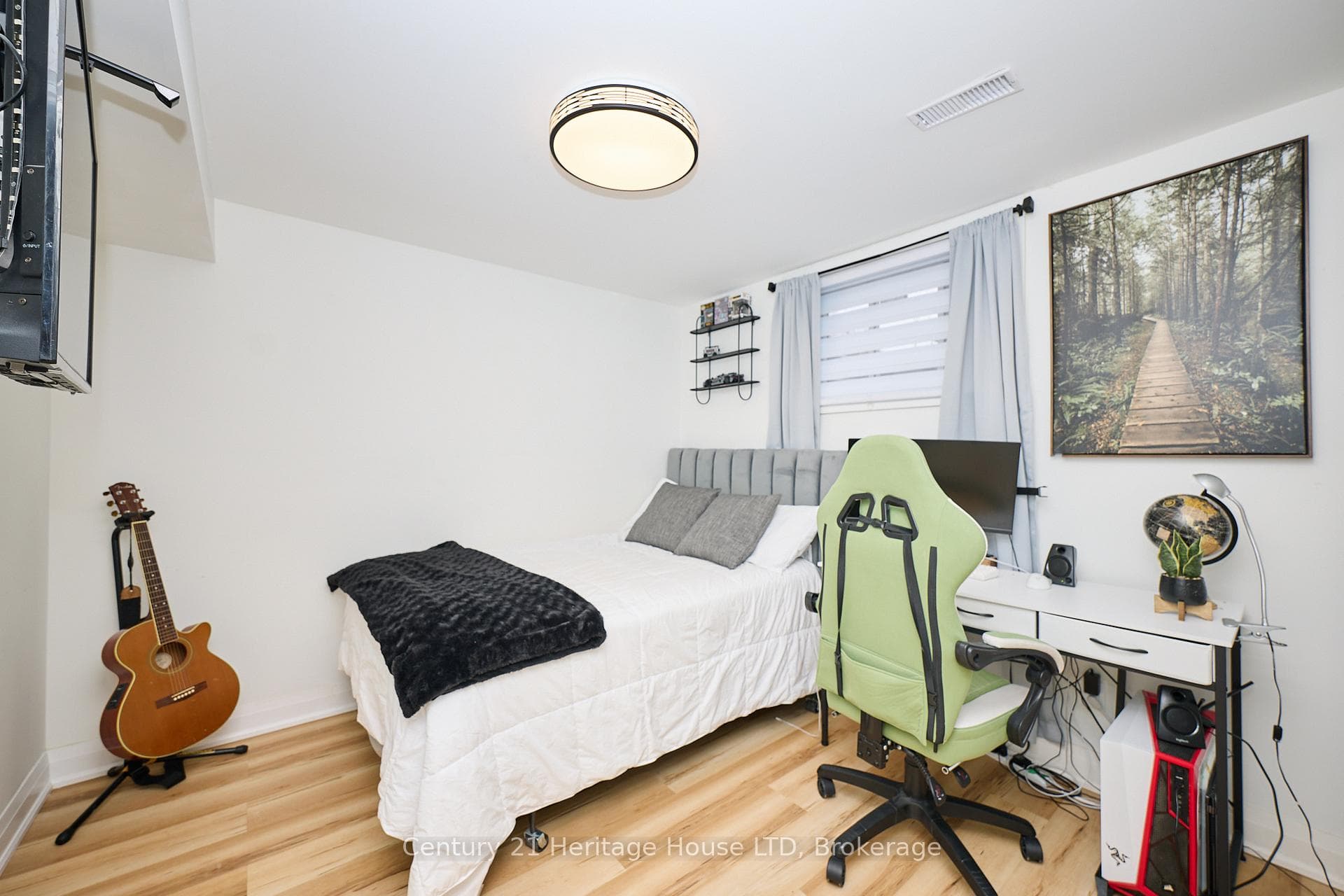 18 Parkview Avenue photo 37