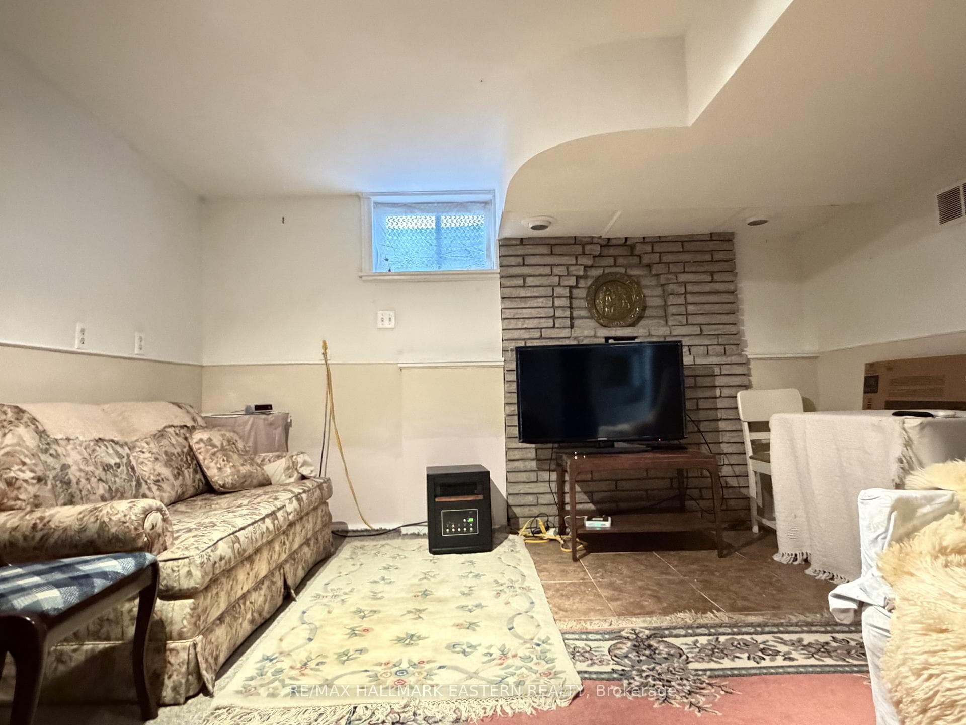 276 Greenlawn Avenue photo 9