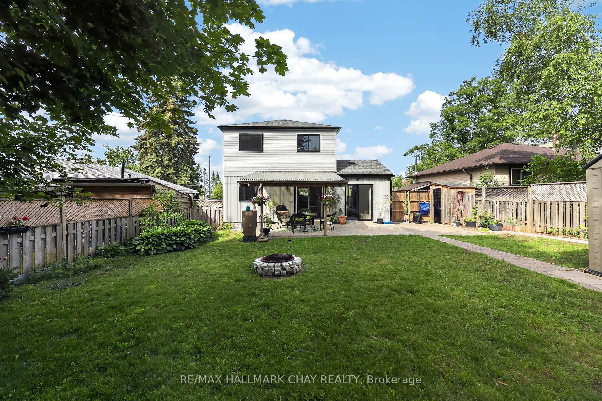 243 Letitia Street photo 12