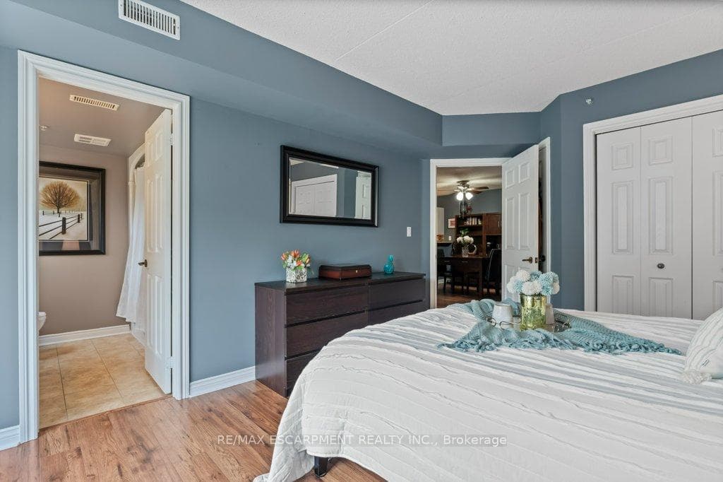 4005 Kilmer Drive Unit 211 photo 22