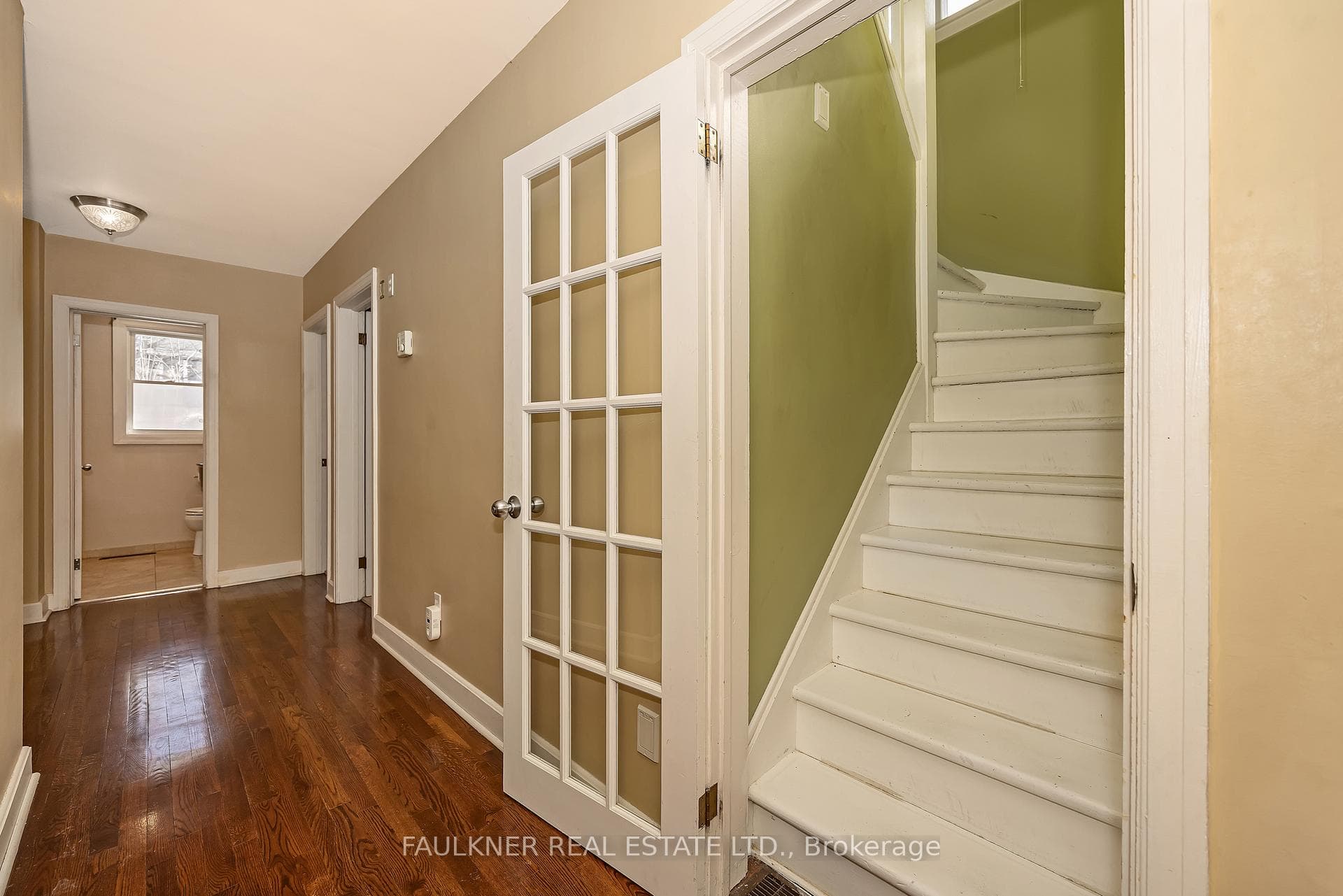 573 Courtenay Avenue photo 18