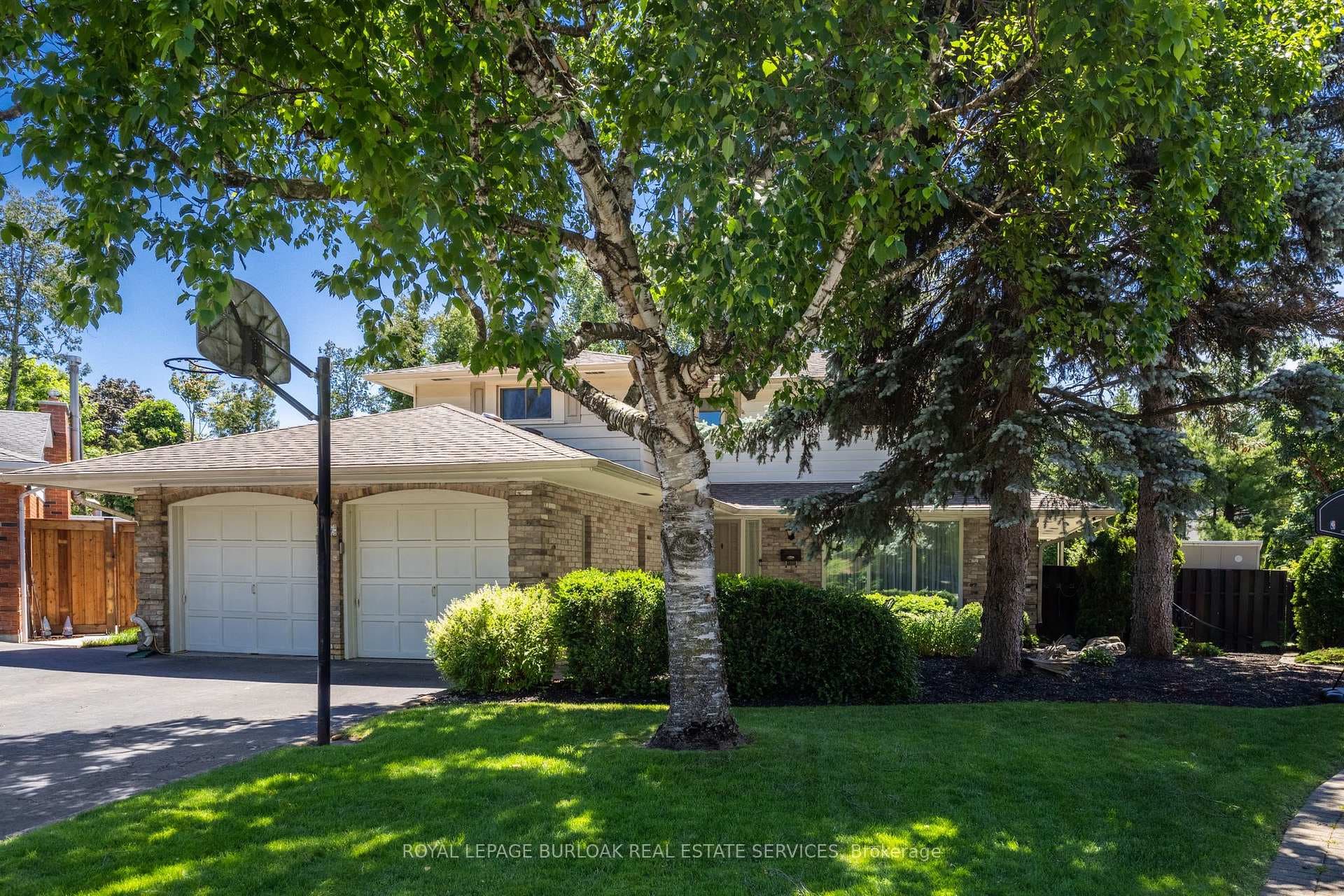 304 Oakwood Court photo 4