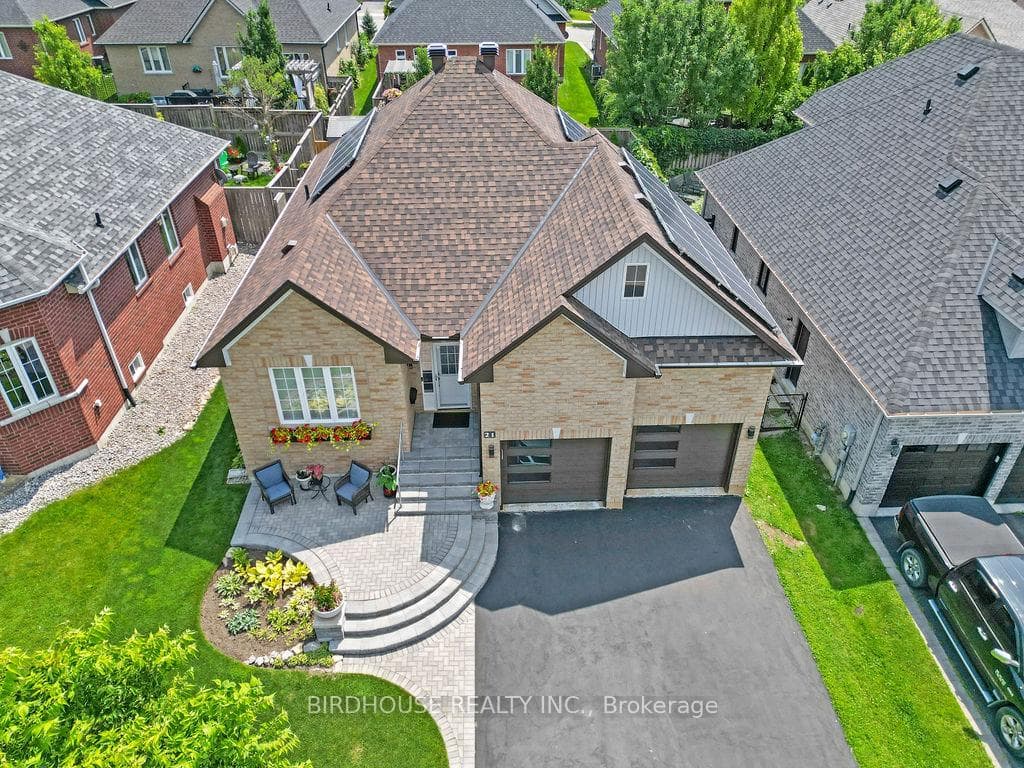 21 ELLIS Crescent photo 10