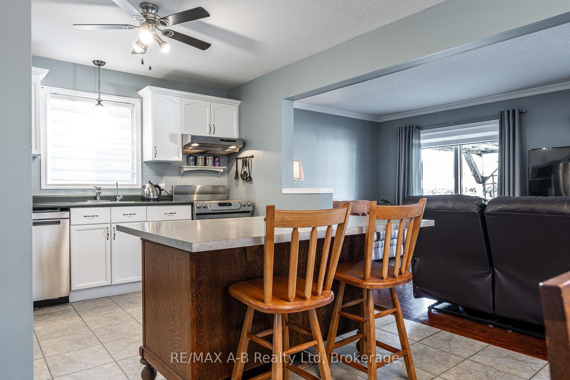 86 Parkhaven Crescent photo 8