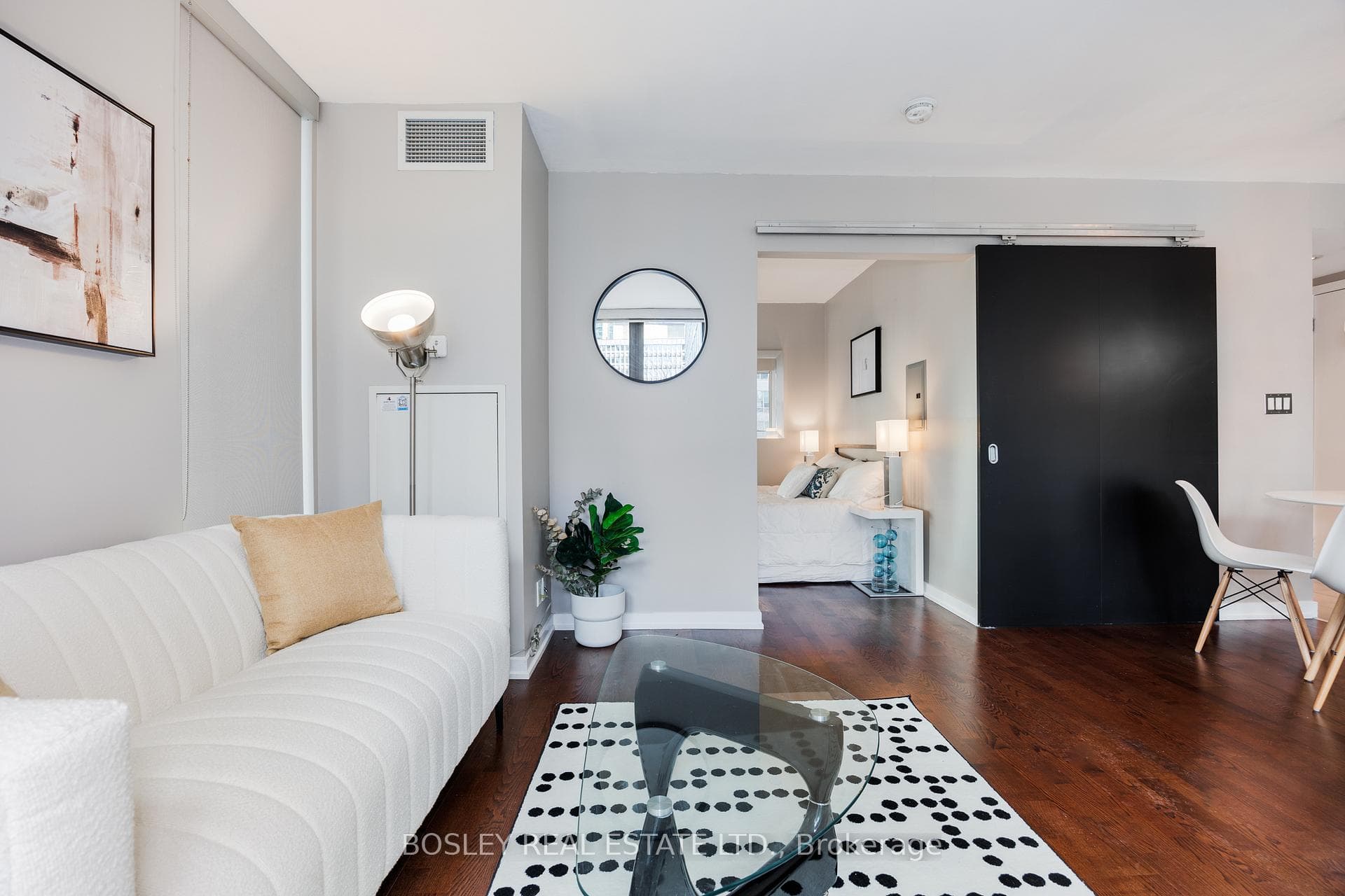33 Lombard Street Unit 412 photo 3