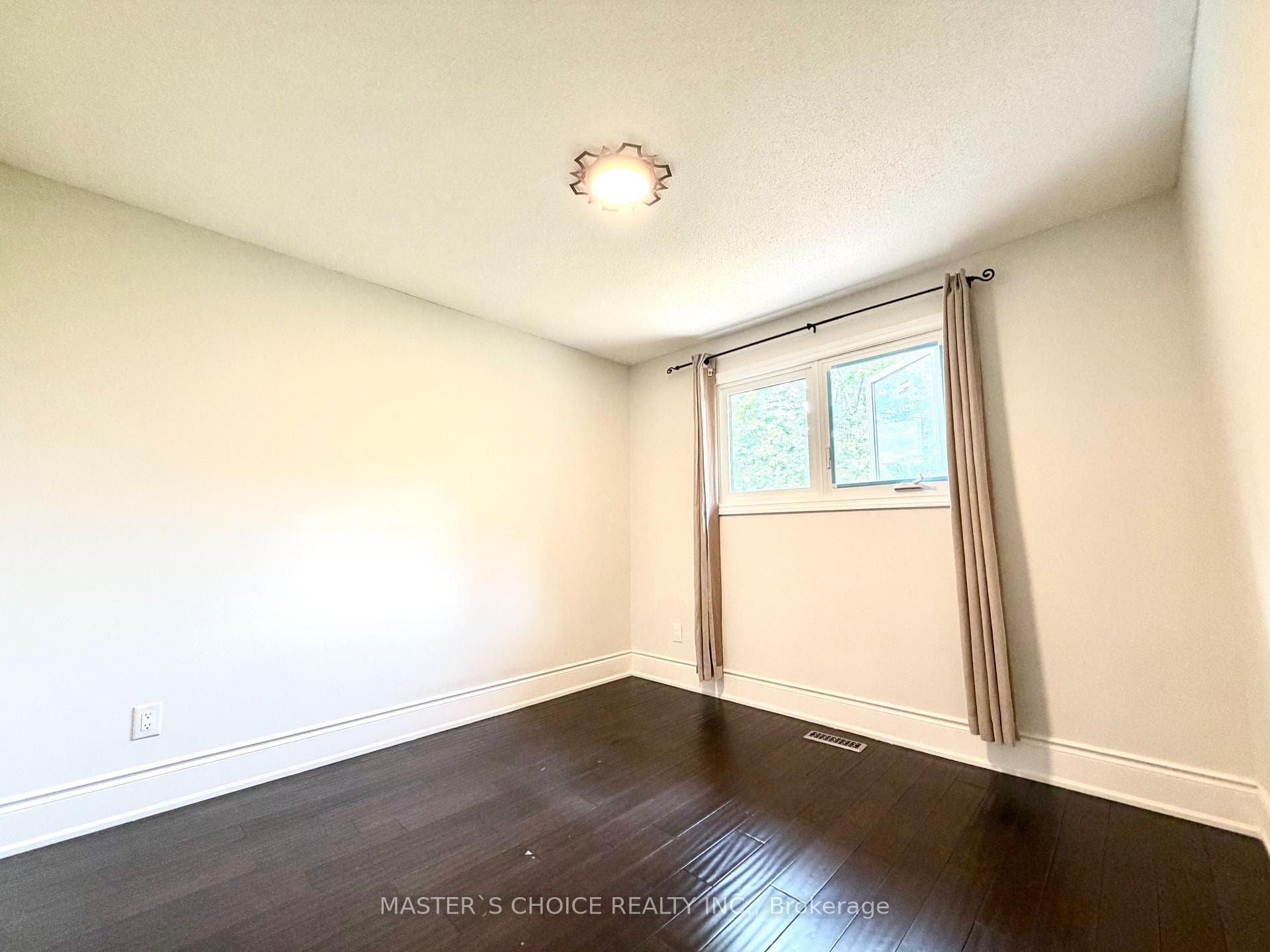 212 Fincham Avenue photo 20
