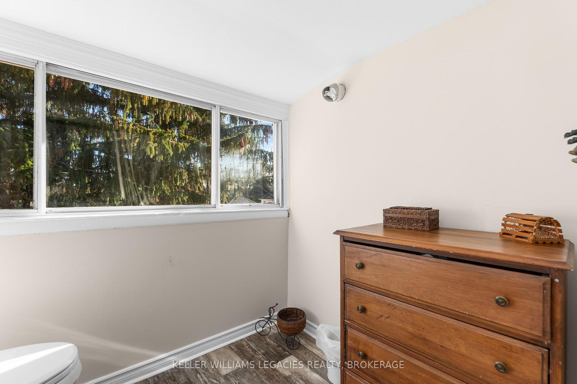 1202 MONTREAL Street photo 28