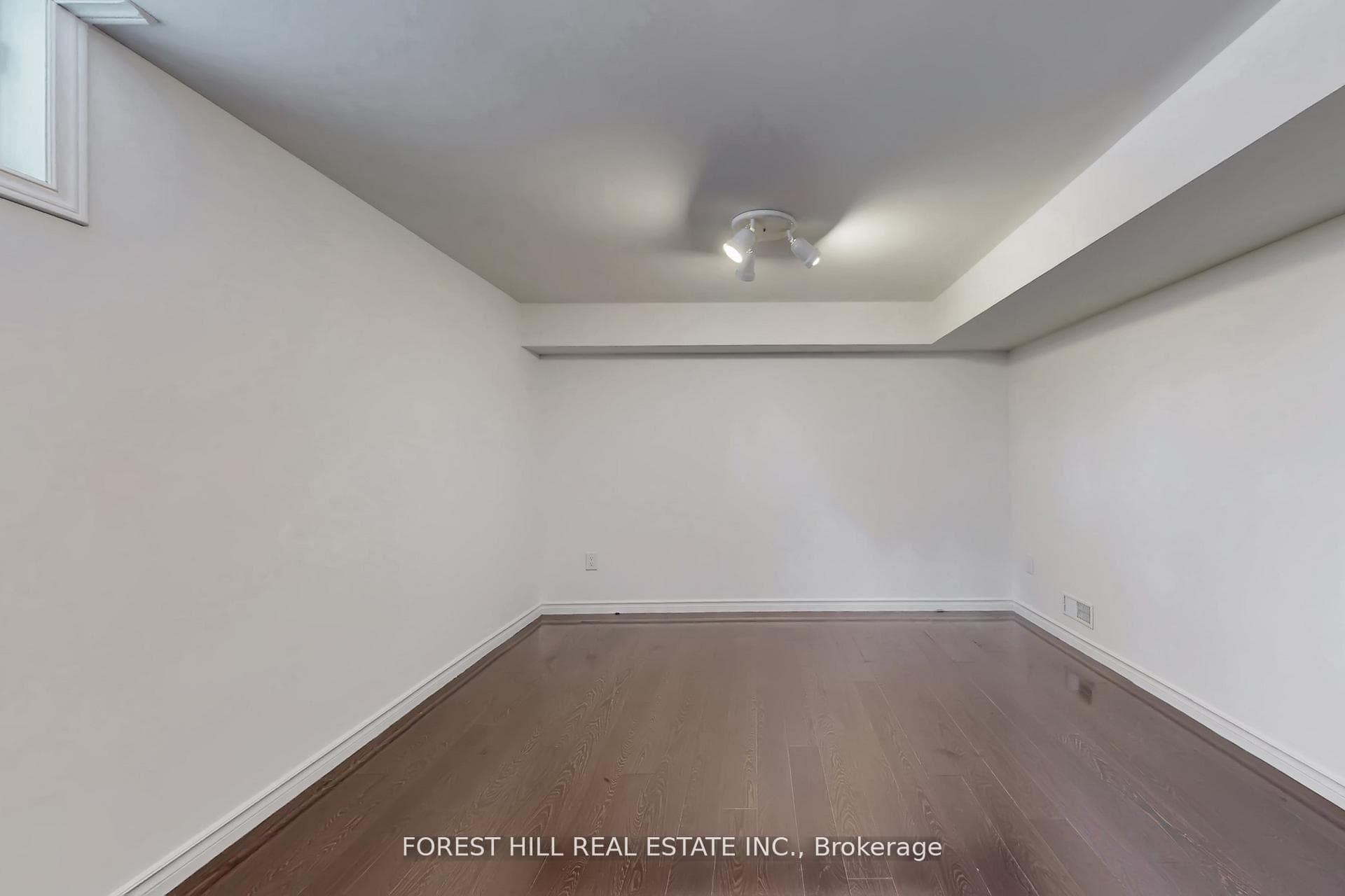 683 Willow Road photo 31