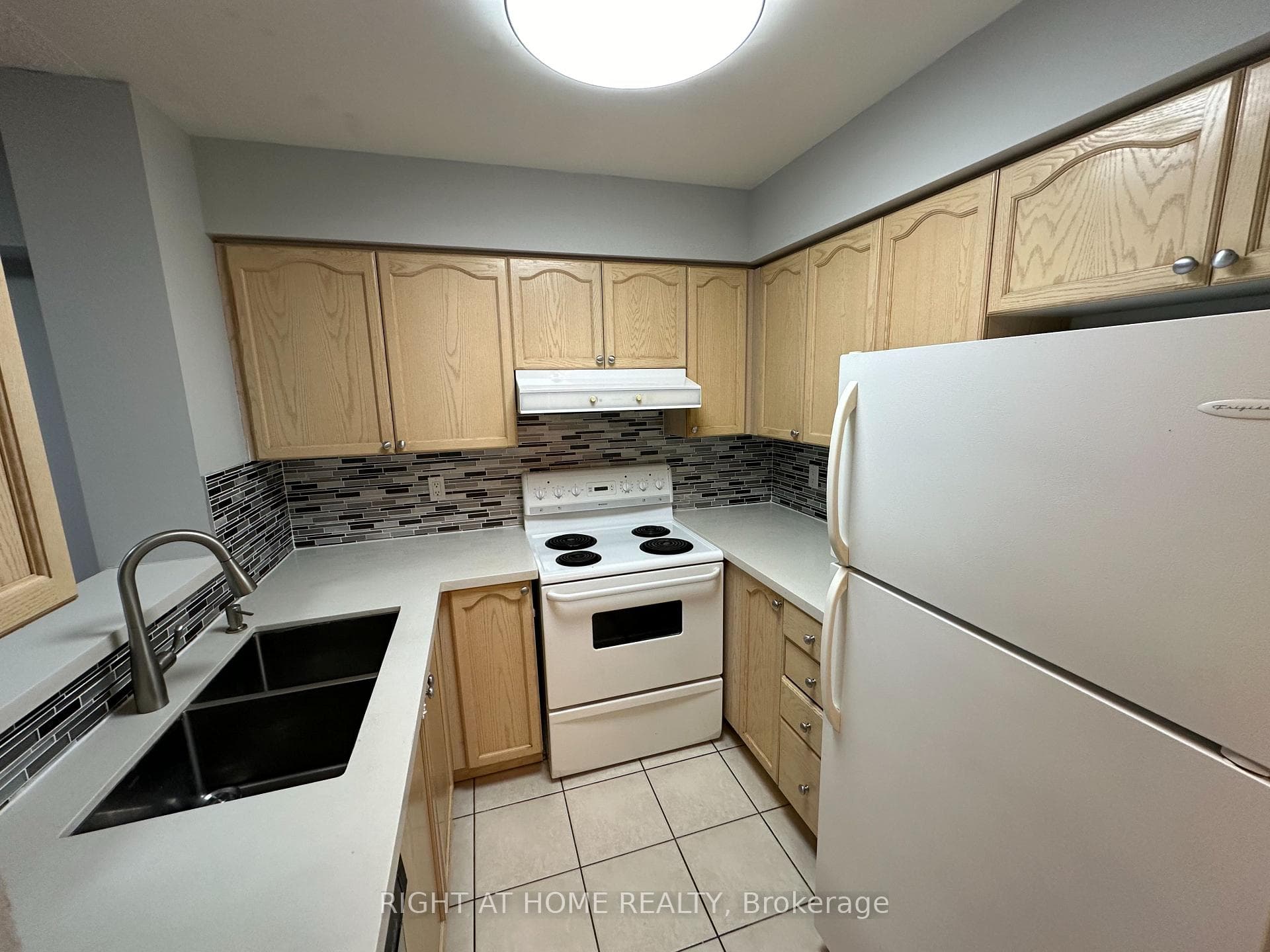 35 FINCH Avenue Unit 2003 photo 5