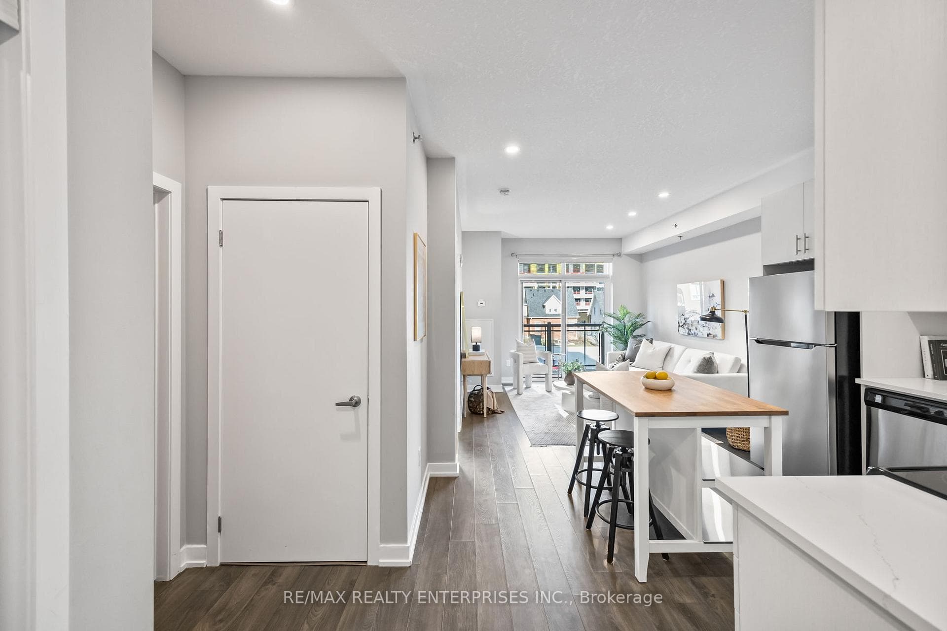 2490 Old Bronte Road Unit 204 photo 6