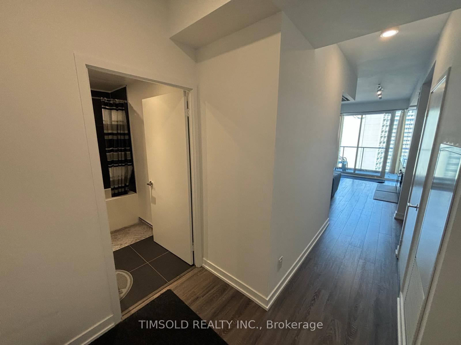 20 Edward Street Unit 1621 photo 6