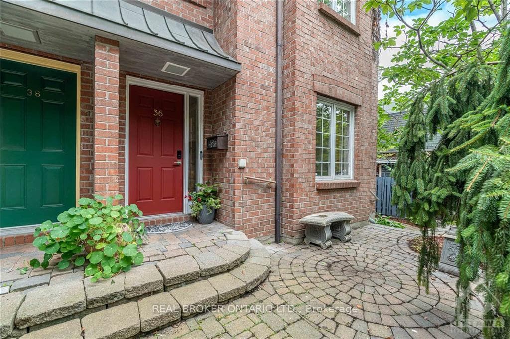 36 EMPRESS Avenue photo 2