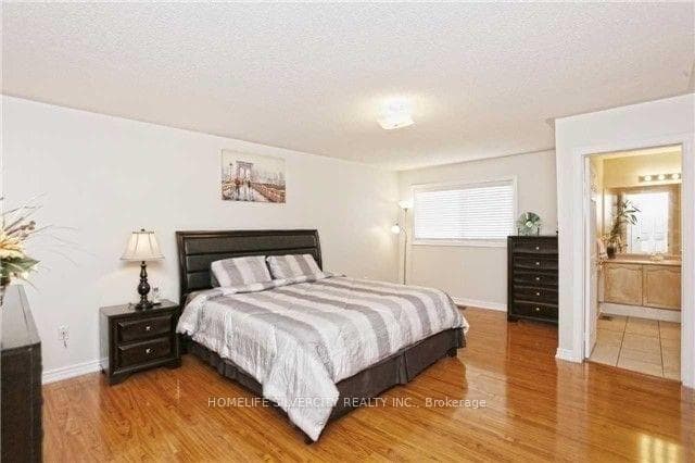 26 Slessor Lane Unit Upper photo 8