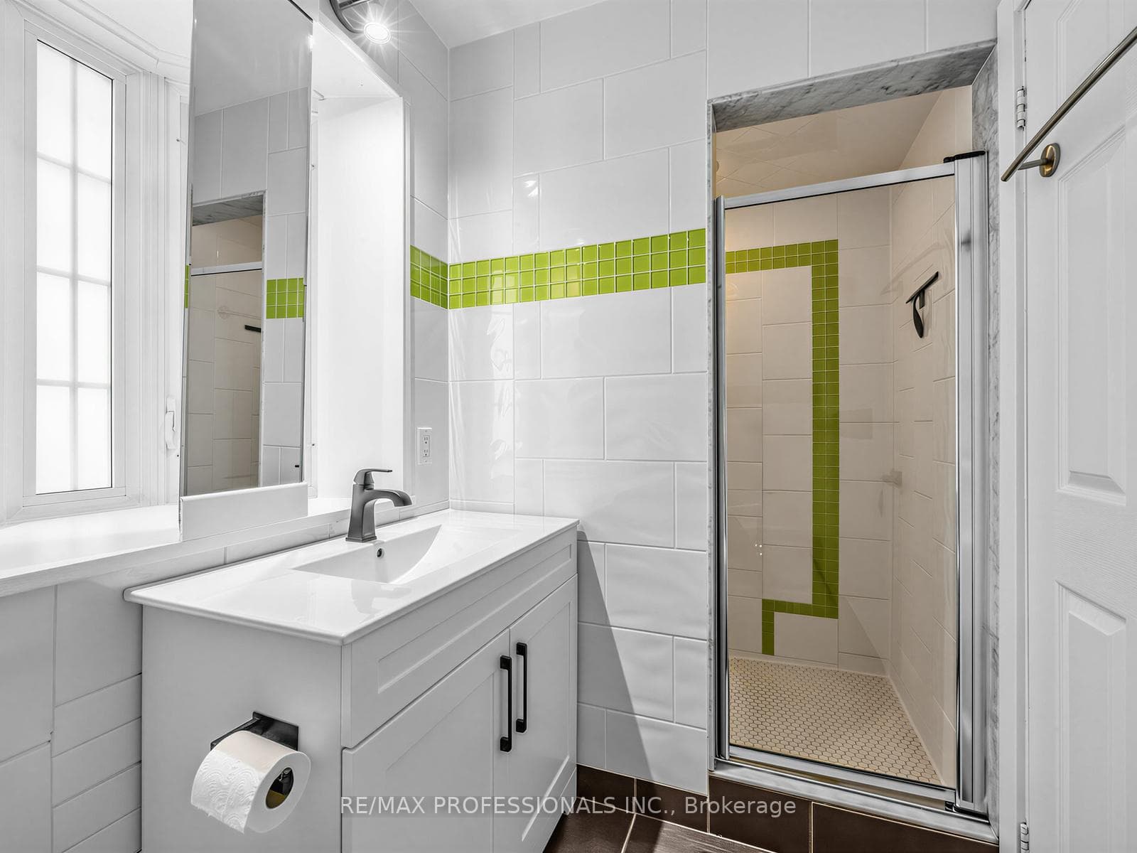 220 Manitoba Street Unit 32 photo 38