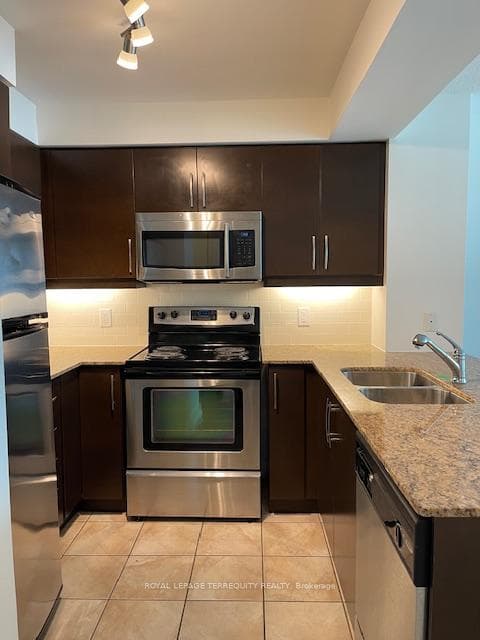 1 Scott Street Unit 706 photo 3