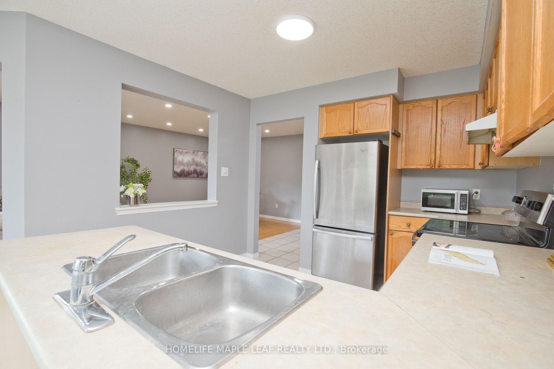 87 Wood Grove Crescent photo 21