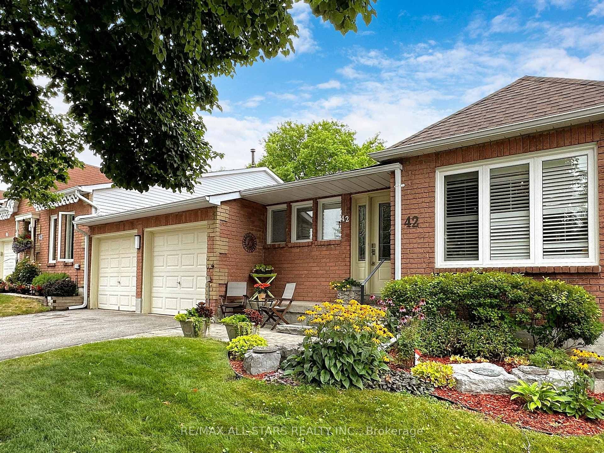 42 Adams Court photo 2