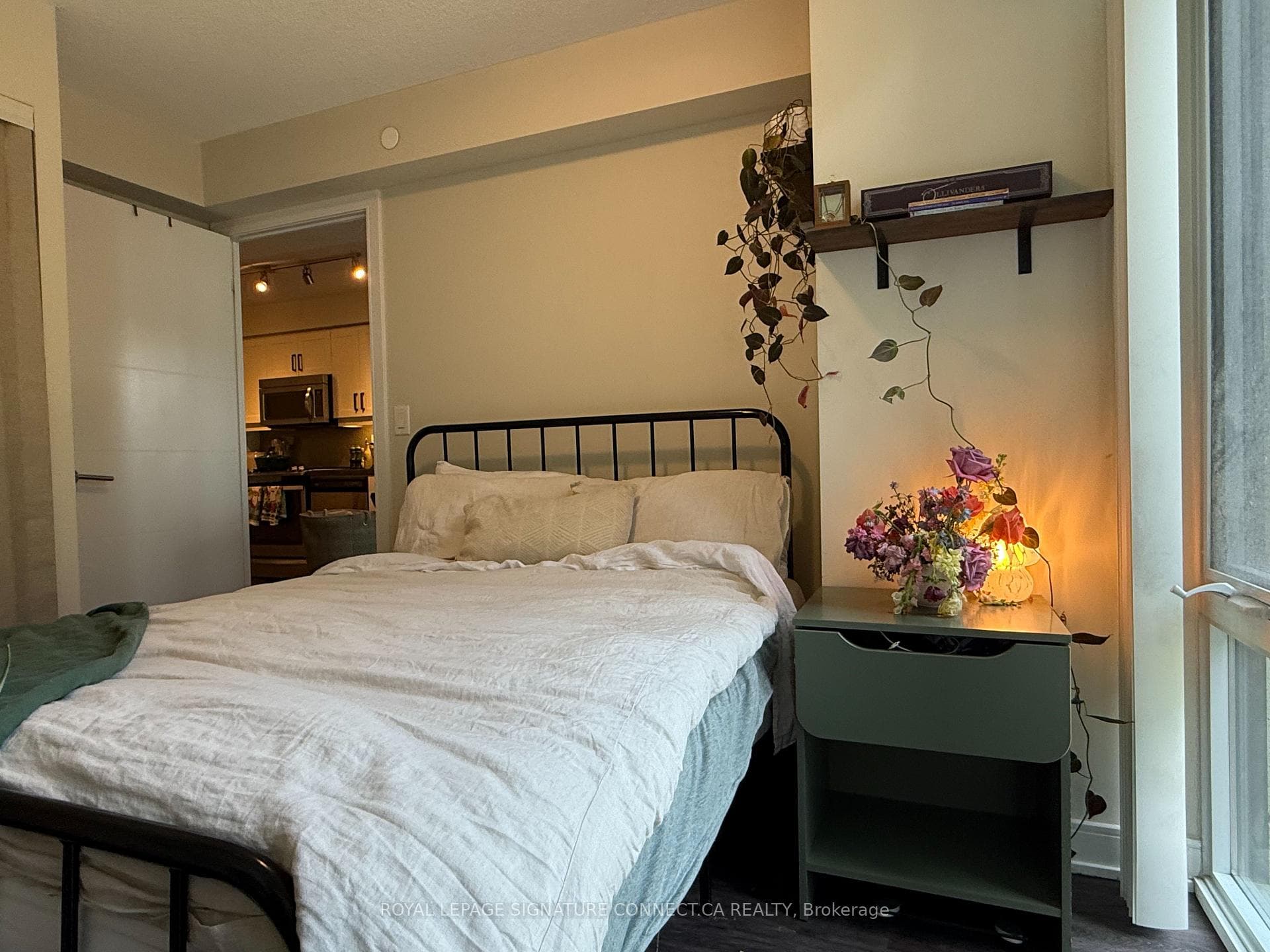 525 Adelaide Street Unit 724 photo 16