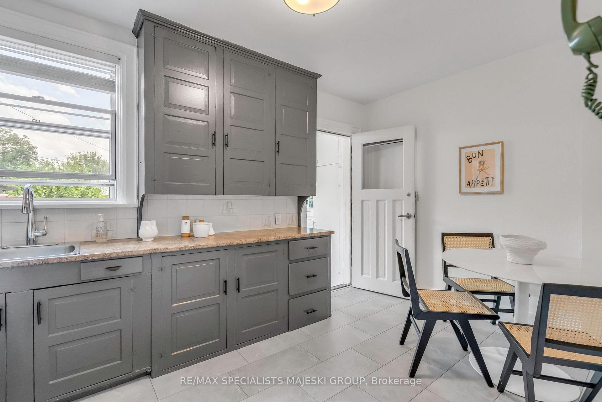 62 Superior Avenue photo 12