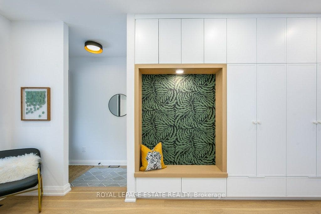 25 Herbert Avenue photo 4