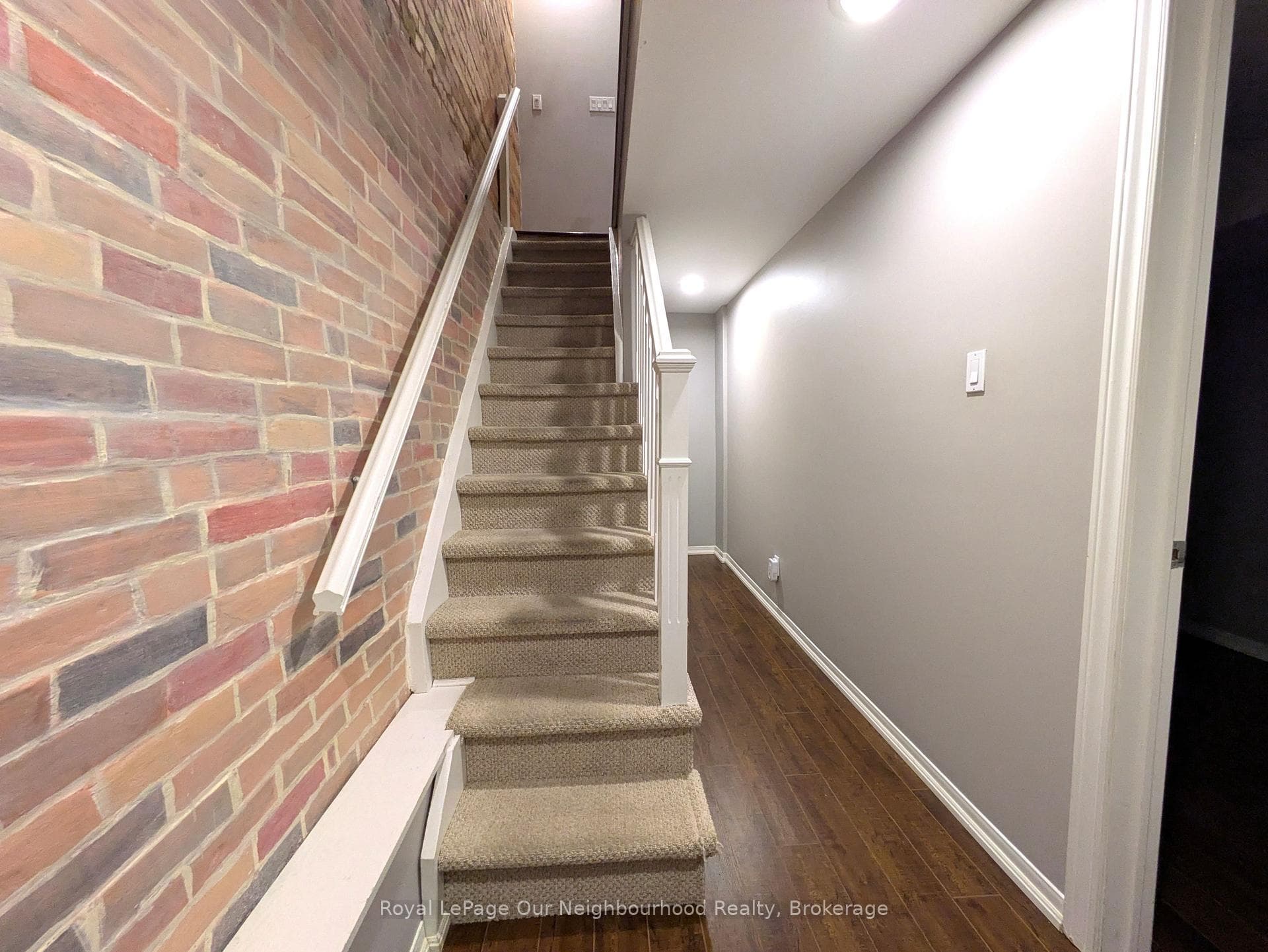 86 Asquith Avenue Unit Main photo 11