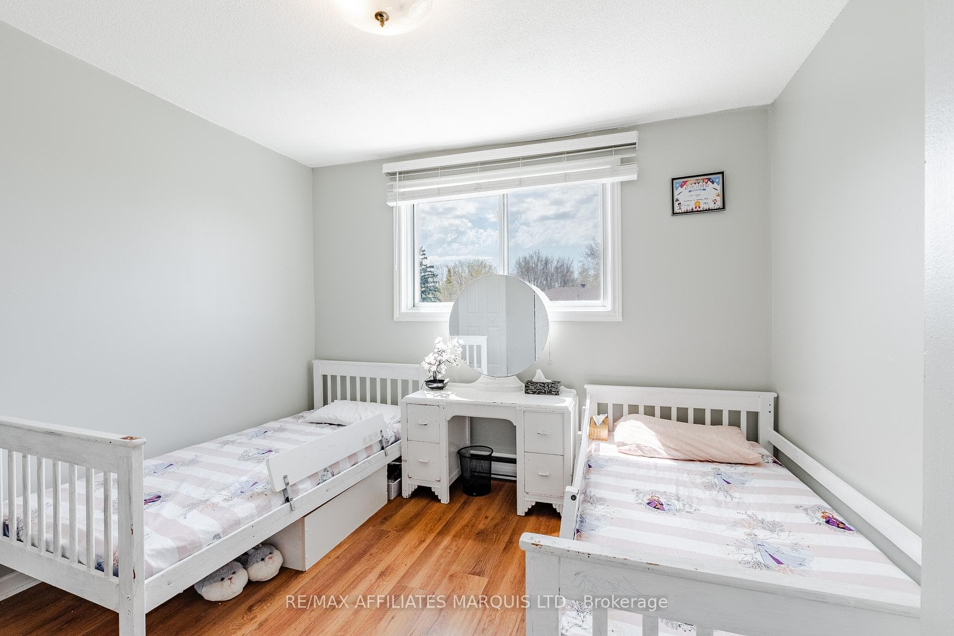 812 Glengarry Boulevard photo 20