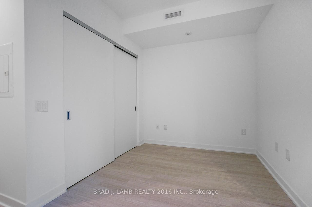 195 McCaul Street Unit 1313 photo 7